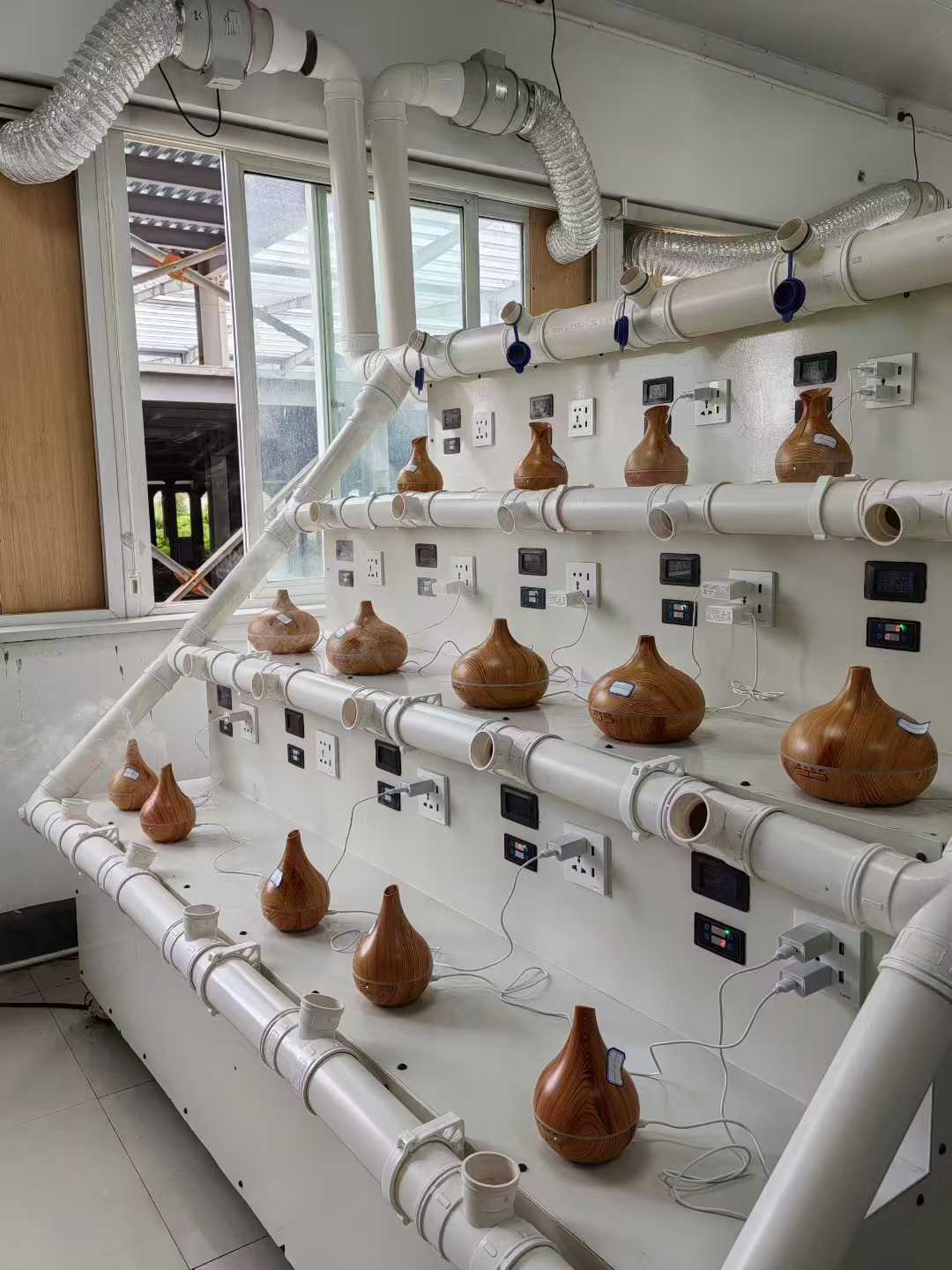 Trwa test starzenia drewnianego dyfuzora zapachowego